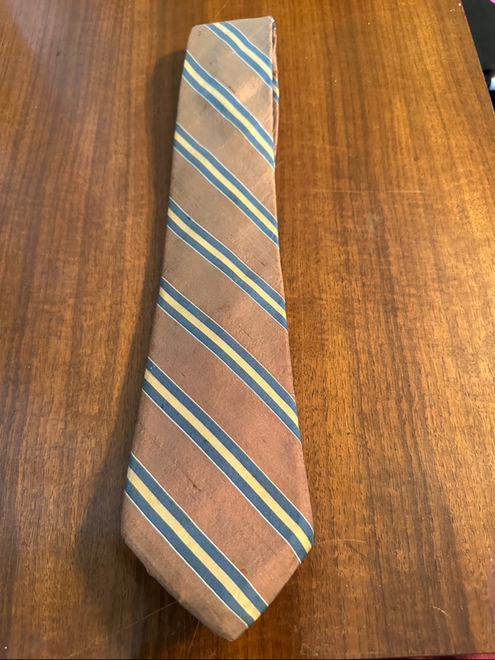 Vintage 80s Rivetz of Boston Tan,‎ Blue & Yellow Diagonal Striped Silk Tie